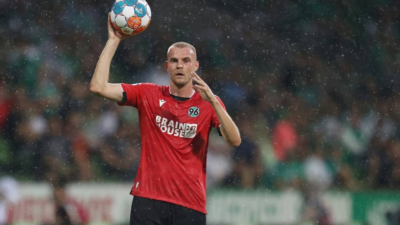Bremen verpflichtet Hannover-Stürmer
