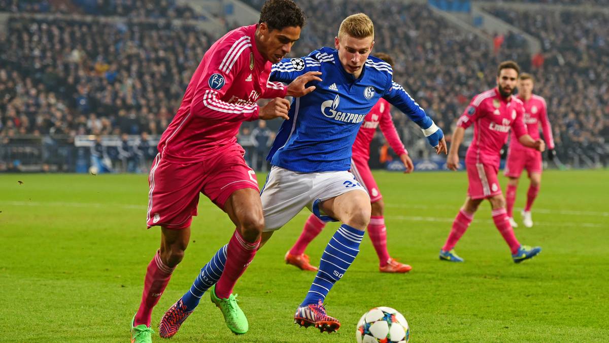 Der andere Youngster Felix Platte, der für Huntelaar in die Partie gekommen ist, macht bei seinem Champions-League-Debüt eine gute Partie.  Der 19-Jährige trifft sogar die Latte und leitet damit die Schlussoffensive ein