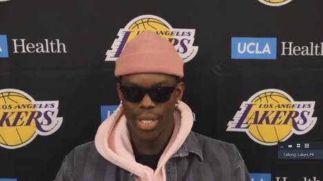 Dennis Schröder führte die Lakers gegen Orlando mit 24 Punkten zurück auf die Siegerstraße. In der PK nach dem Match glänzte er mit modischen Accessoires.