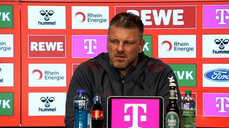 Vor dem Derby gegen Mönchengladbach will Lukas Kwasniok eigentlich mit der obligatorischen Pressekonferenz beginnen. Doch das Verhalten eines Reporters scheint dem FC-Trainer offenbar nicht zu gefallen.