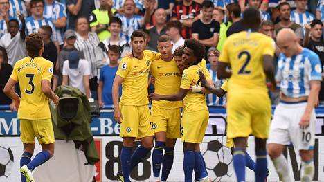 Der FC Chelsea übernahm mit einem klaren Sieg in Huddersfield die Tabellenführung der Premier League