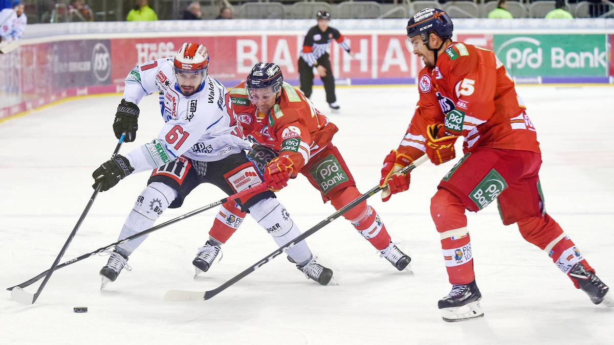 MIRKO HÖFFLIN (Schwenninger Wild Wings): Wird kurzfristig für den verletzten Marcel Müller nachnominiert. Die Chicago Blackhawks wählen ihn 2010 im Draft an 151. Position aus, ein NHL-Einsatz bleibt ihm aber verwehrt. Schafft mit den Wild Wings die erste Playoff-Teilnahme seit 1996