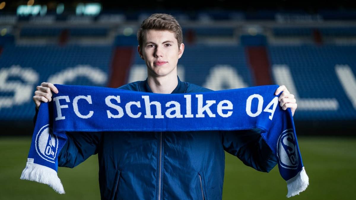 Tim 'TimLatka' Schwartmann wurde im Zuge eines Scouting-Turniers von Schalke entdeckt und steht seither in den Diensten der Königsblauen. Auch wenn Schwartmann zu den besseren FIFA-Spielern gehört, ist ihm bislang der große Erfolg verwehrt geblieben. Vielleicht klappt es ja dieses Jahr?