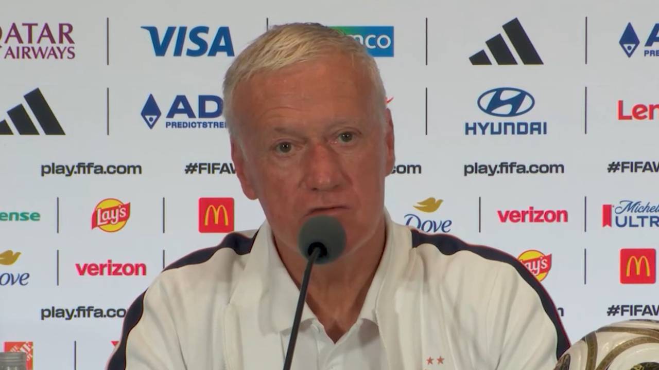So emotional verabschiedet sich Deschamps