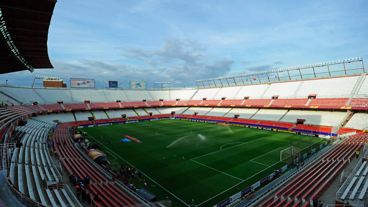 STADION: Das Ramon Sanchez Pizjuan hat ein Fassungsvermögen von 45.000 Zuschauern und ist bekannt für seine gute Stimmung. Insbesondere die Vereinshymne sorgt bei vielen für Gänsehaut