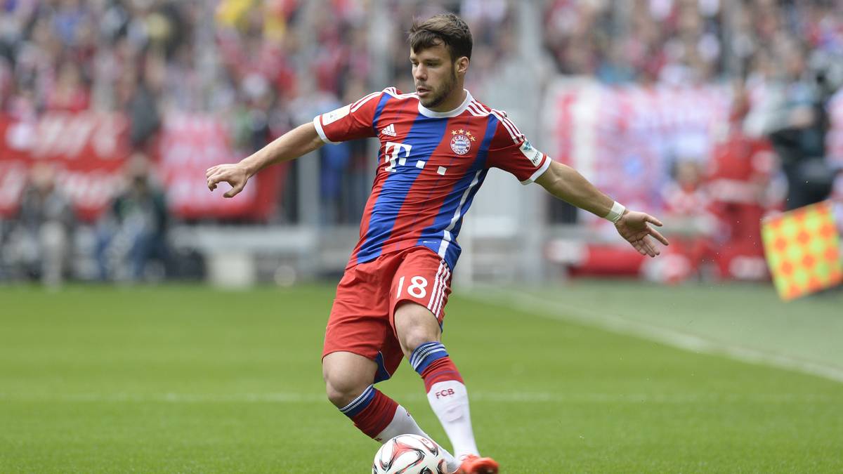 JUAN BERNAT: Der erwartet schwere Stand angesichts des gegnerischen Angriffspotenzials, zumal Messi häufig über seine Seite kam. Beim 1:1 zu spät. Außerdem wenig Raum für Offensivaktionen, eine schöne Flanke zur Kopfball-Chance von Schweinsteiger (38.) und ein Schuss neben das Tor (57.). SPORT1-Note: 3,5