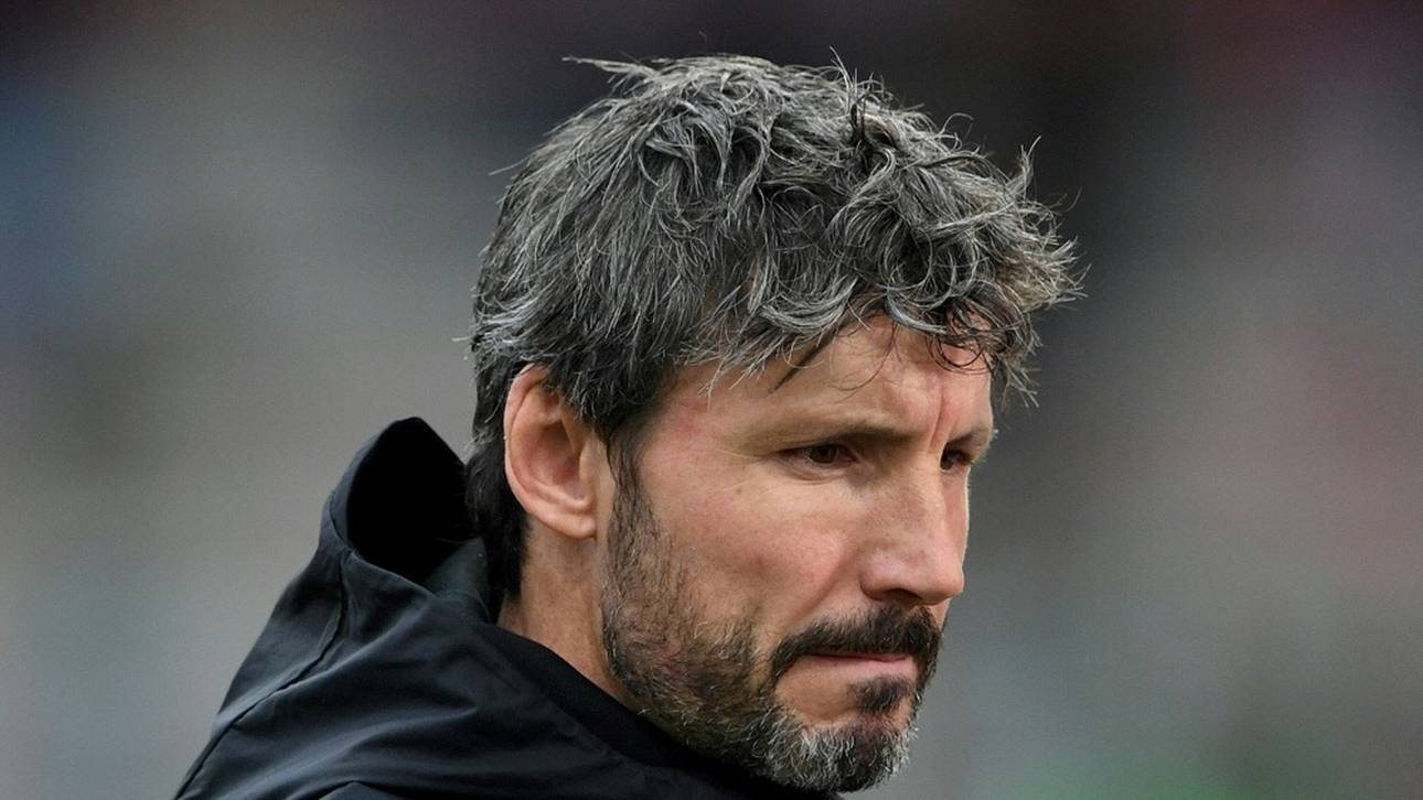 Wolfsburg entlässt Trainer van Bommel