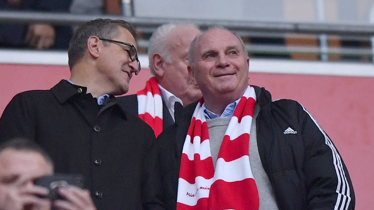 Eine Jobgarantie für den Trainer gibt es nur bis zum nächsten Spiel: "Wir spielen am Dienstag gegen Benfica, und da wird unser Trainer sicherlich Niko Kovac sein". Innerhalb von eineinhalb Monaten ist der bedingungslose Rückhalt des Präsidenten für Kovac ("bis aufs Blut") einem sichtbaren Misstrauen gewichen.