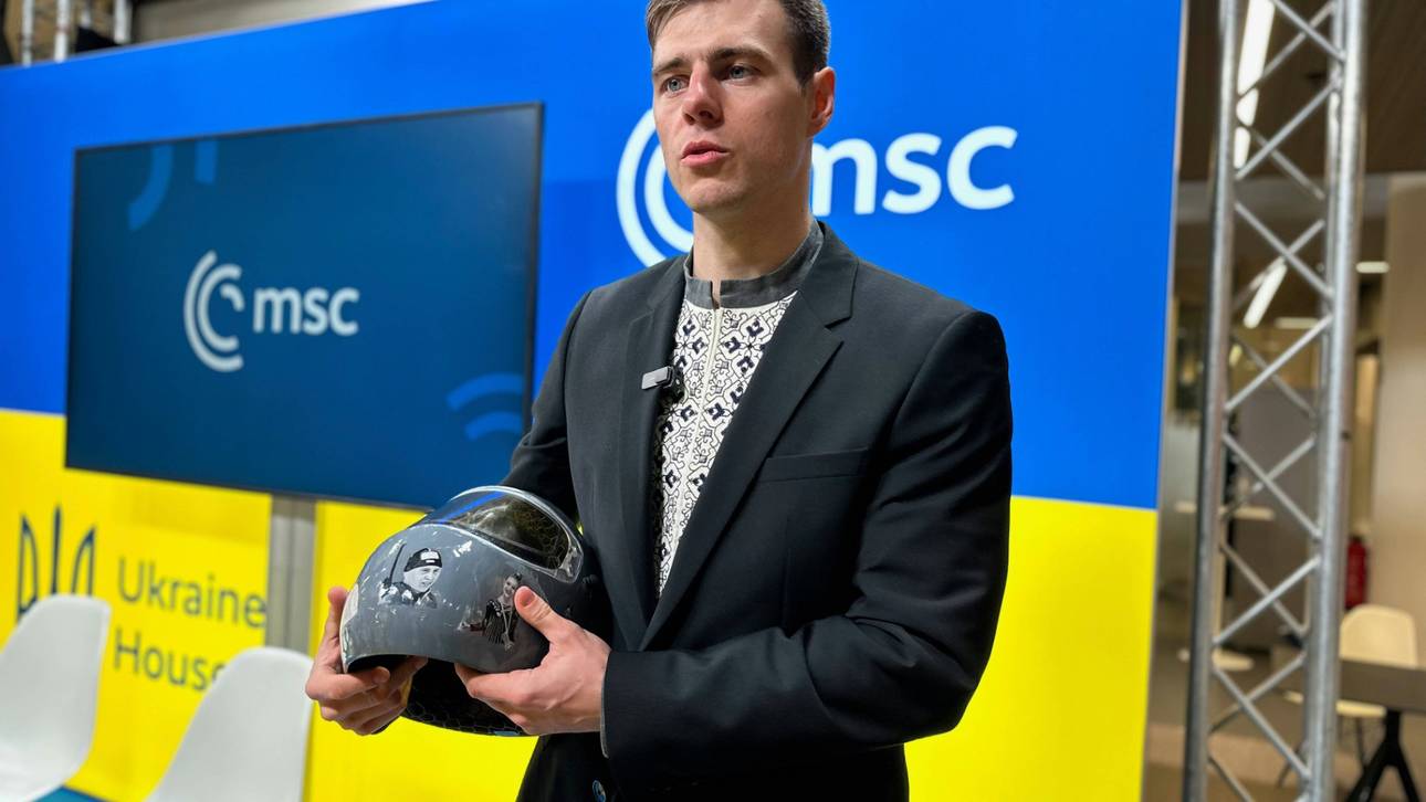 Heraskewytsch mit seinem verbotenen Helm