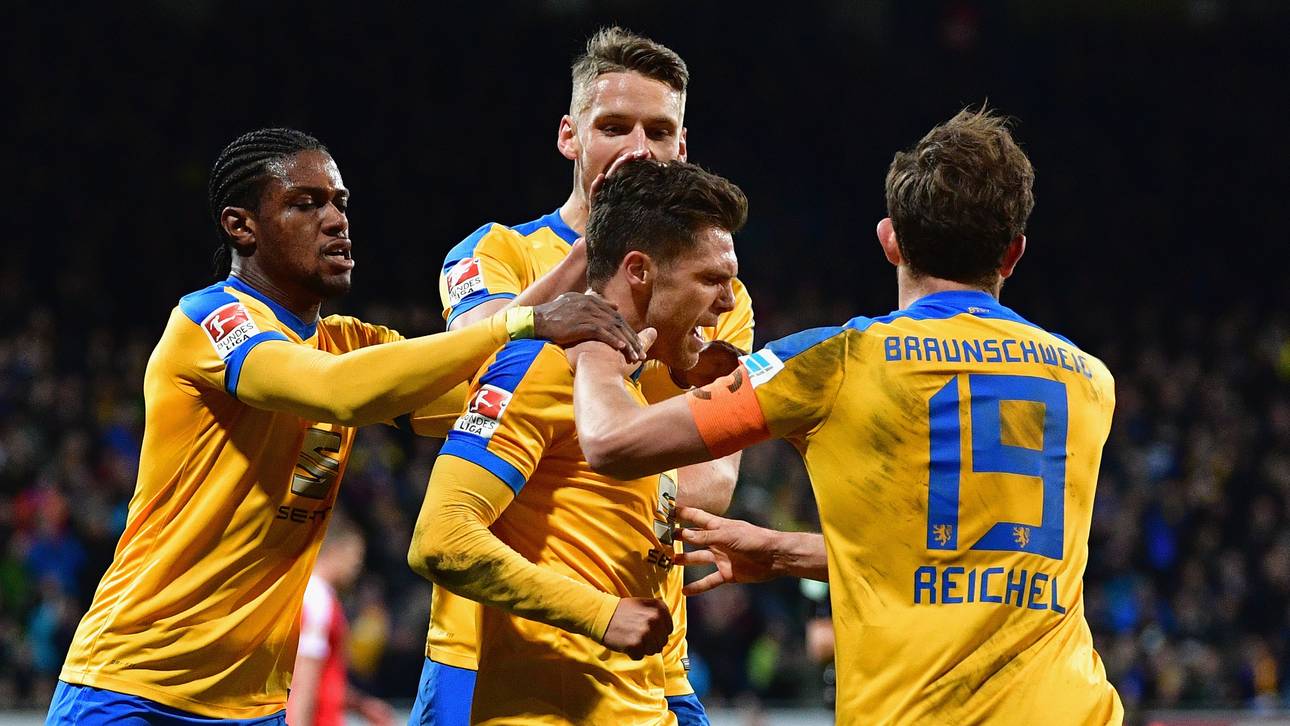 Reichels Hammer rettet Eintracht