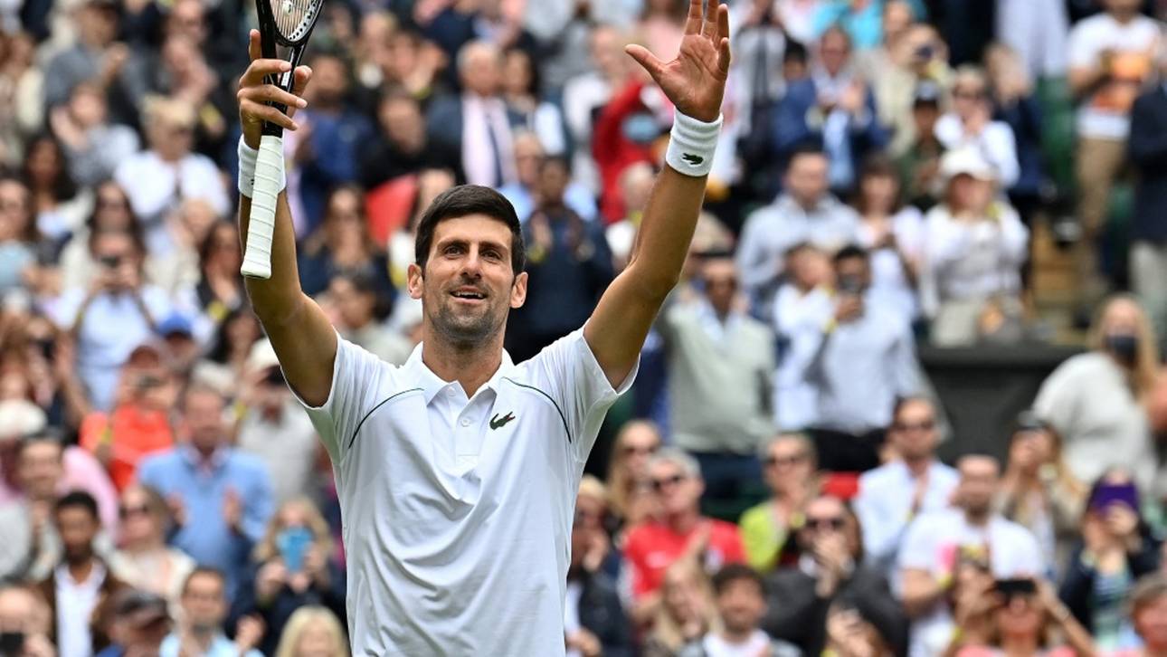 Djokovic trotz Ausrutscher weiter