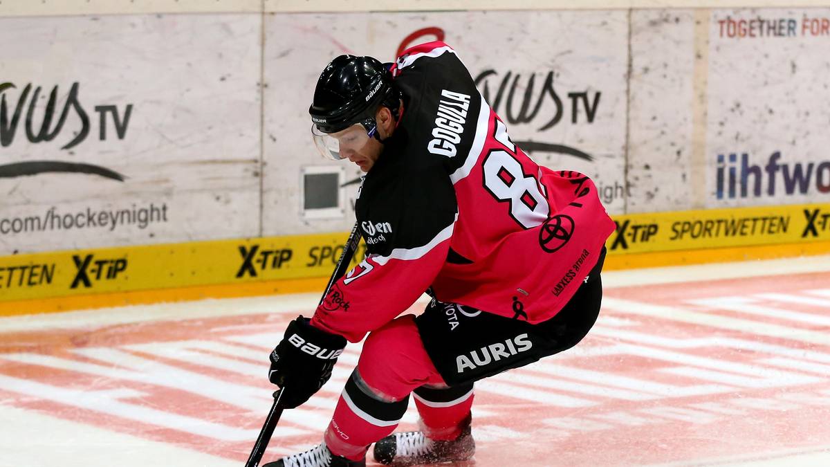 Der Top-Torjäger der Playoffs 2016 heißt PHILIP GOGULLA. Der 29-Jährige, 2005 an 48. Position im NHL-Draft von den Buffalo Sabres aufgerufen, schießt die Haie mit neun Toren ins Halbfinale, liefert dazu acht Vorlagen ab