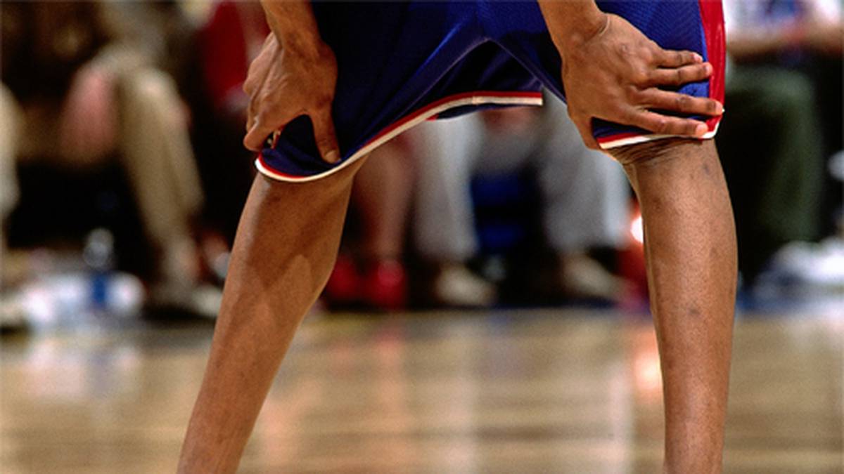 Ex-NBA-Star Tracy McGrady kann sich wohl einfach nicht entscheiden. Und wenn Pippi Langstrumpf verschiedenfarbige Socken trägt, dann darf ein großartiger Basketballer ja wohl auch verschiedenfarbige Schuhe tragen