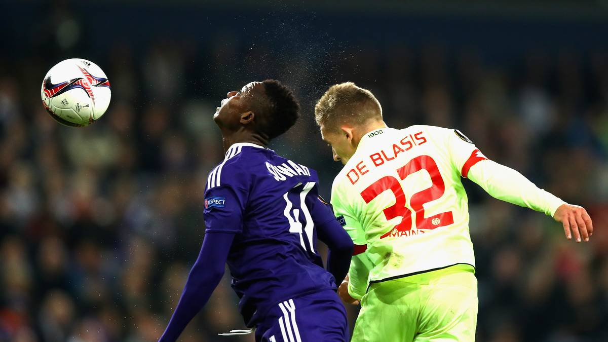 Pablo De Blasis (r.) gleicht sehcs Minuten später für Mainz aus