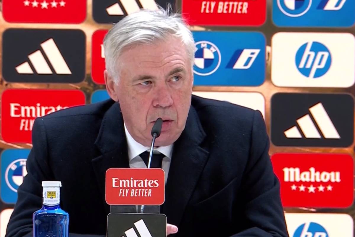 Nach der 2:5-Niederlage im Clasico gegen den FC Barcelona wurde Real Madrid von den eigenen Fans ausgepfiffen. Real-Trainer Carlo Ancelotti reagiert darauf in einer Pressekonferenz - und lobt einen Spieler besonders.