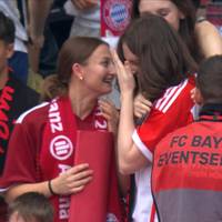 Musiala-Geste: Bayern-Fan bricht völlig in Tränen aus