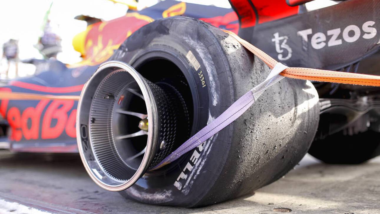Crash: Verstappen kritisiert Pirelli