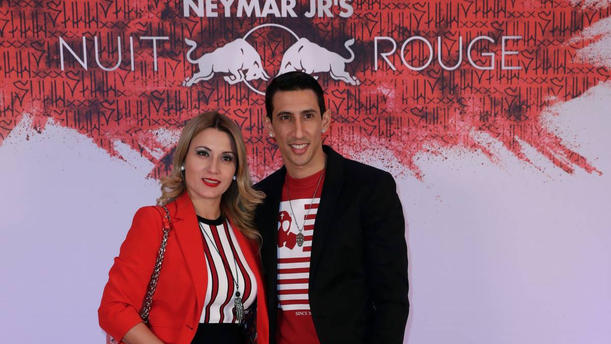 Neymars Offensiv-Kollege Angel Di Maria mit Begleitung