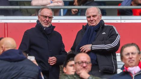 Michael Reschke, Technischer Direktor beim FC Bayern von 2014 bis 2017, beschreibt Uli Hoeneß' und Karl-Heinz Rummenigges Wirken beim deutschen Rekordmeister und wählt einen scherzhaften Vergleich.