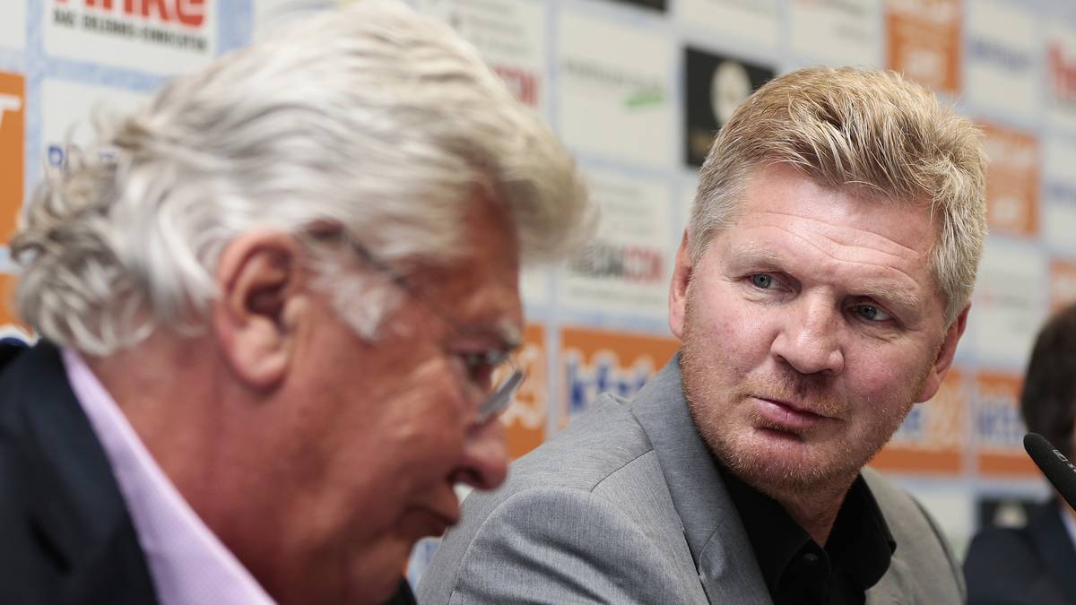 Paderborns Präsident Wilfried Finke gibt sich naturgemäß begeistert über seine Neuerwerbung. "Man kann sagen, dass ich nahezu euphorisiert war. Einerseits war er ein Fußballspieler, von denen es in Deutschland wenige gegeben hat. Seine Spielweise hat ganz schnell den Entschluss bei uns reifen lassen, dass er uns, wenn er das als Trainer vermittelt, weiterhelfen wird"