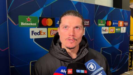 Marcel Sabitzer präsentiert sich auch beim Dortmunder Sieg gegen Athletic Bilbao in Top-Form, nachdem es im Sommer noch Wechselgerüchte gab. Nach der Partie wird er mit dem Thema konfrontiert.