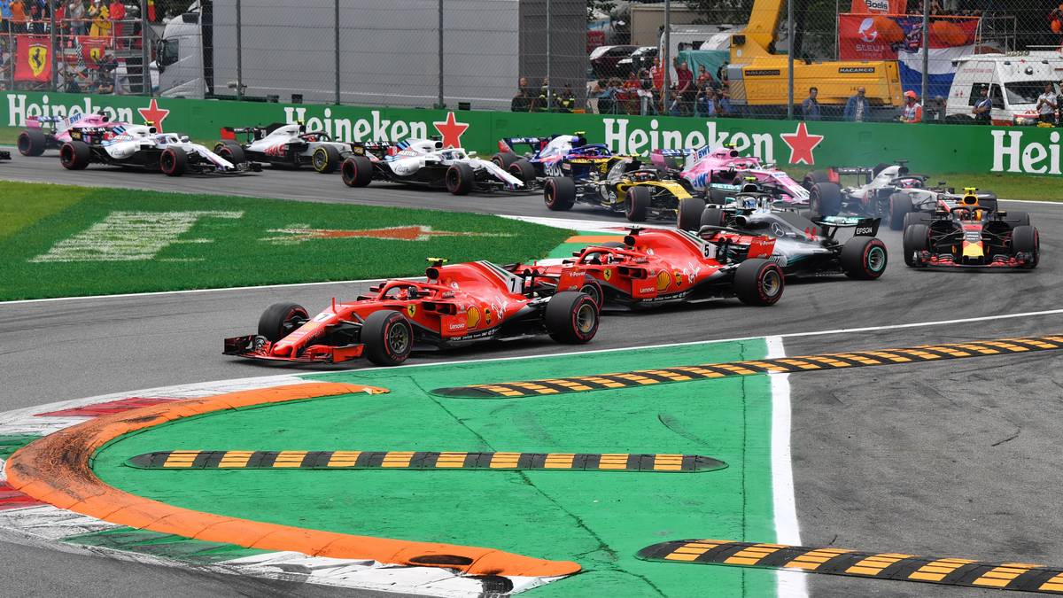 Doch Lewis Hamilton startet in der zweiten Schikane erneut eine Attacke gegen Vettel und ist auf der Höhe des Heppenheimers...