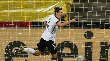 Florian Neuhaus sorgt beim DFB für Furore. Auch Joachim Löw ist voll des Lobes für den Gladbacher.