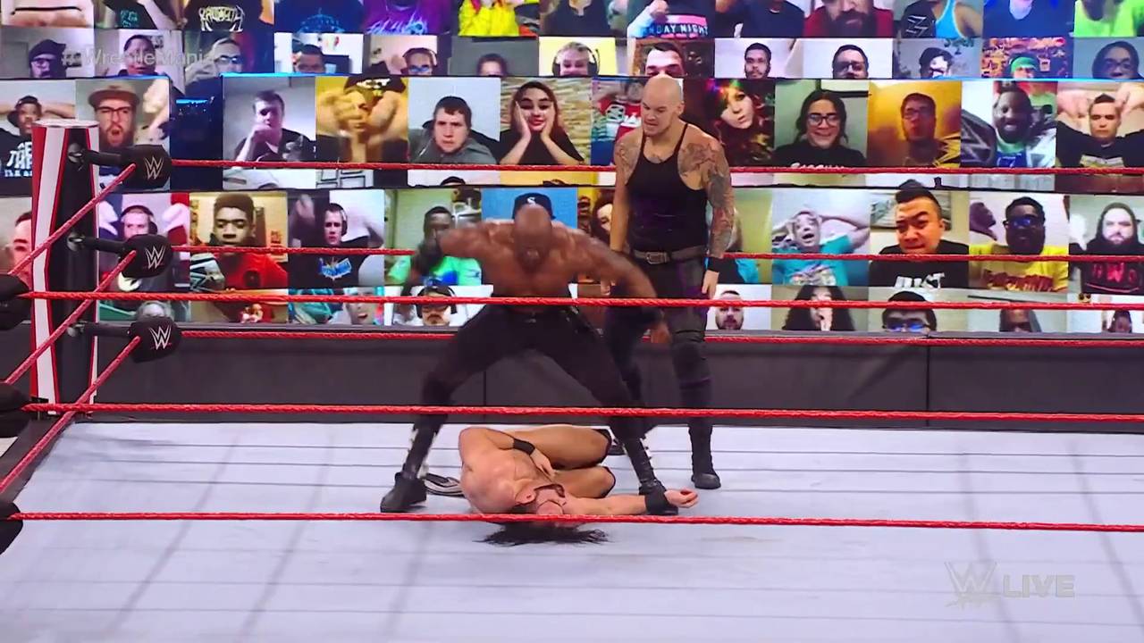 Überraschungsgast hilft WWE-Champ