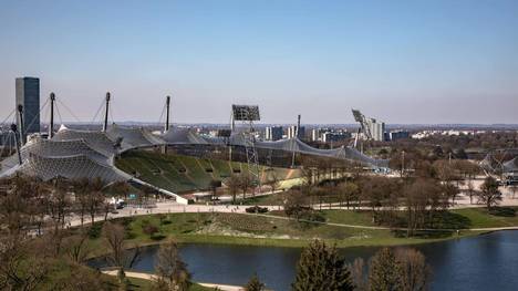 Der Olympiapark in München mit dem Olympiastadion