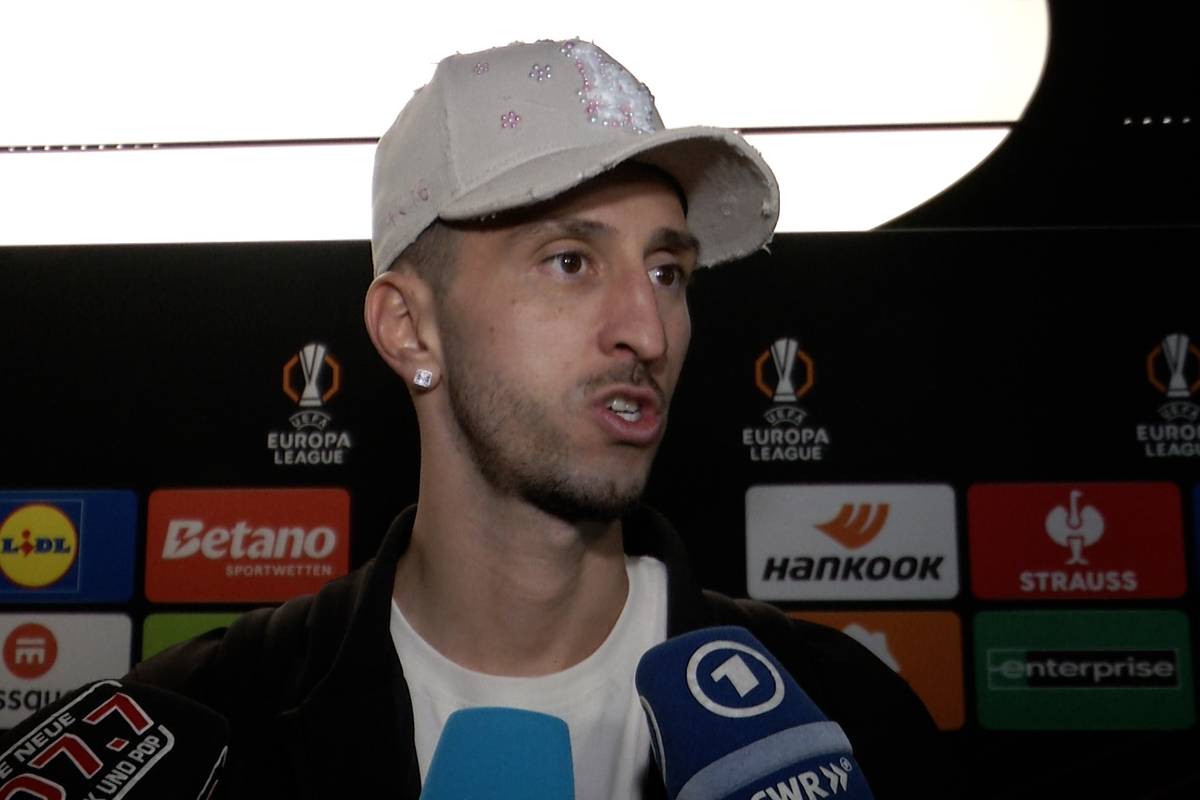 Karazor erklärt seinen Disput mit dem Schiri