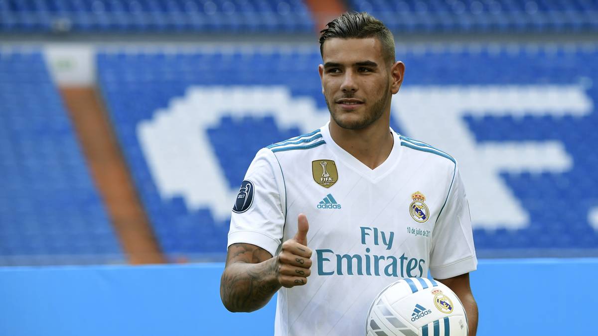 THEO HERNANDEZ: Für 24 Millionen Euro holte Real Madrid den Frnazosen 2017 vom Lokalrivalen Atletico. Schon bei der Präsentation fragten sich die Real-Verantwortlichen, ob die zig Millionen richtig investiert waren, denn Hernandez konnte den Ball nicht fünfmal hintereinander jonglieren