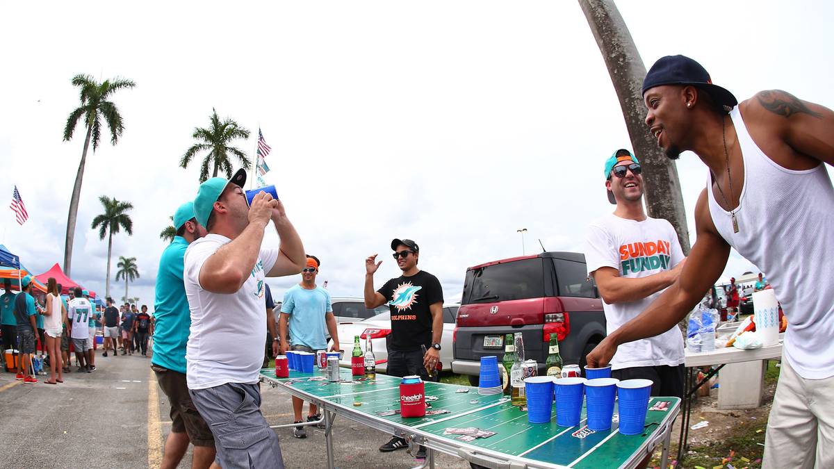 Immerhin die Fans lassen sich die Laune nicht vermiesen. So eine Runde Beer Pong bringt das Gemüt auch schnell wieder aufs Oberdeck