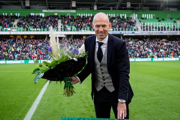 Stilecht: Robben kommt mit Hollandrad zur Verabschiedung