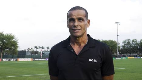 Rivaldo motiviert die brasilianische Nationalmannschaft vor der WM, hebt die Bedeutung ehemaliger Weltmeister hervor und lobt Carlo Ancelotti für seine Arbeit als Trainer.