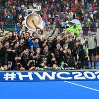 Die deutschen Hockey-Weltmeister sind nach ihrem Triumph bei der WM in Indien wieder in der Heimat angekommen.