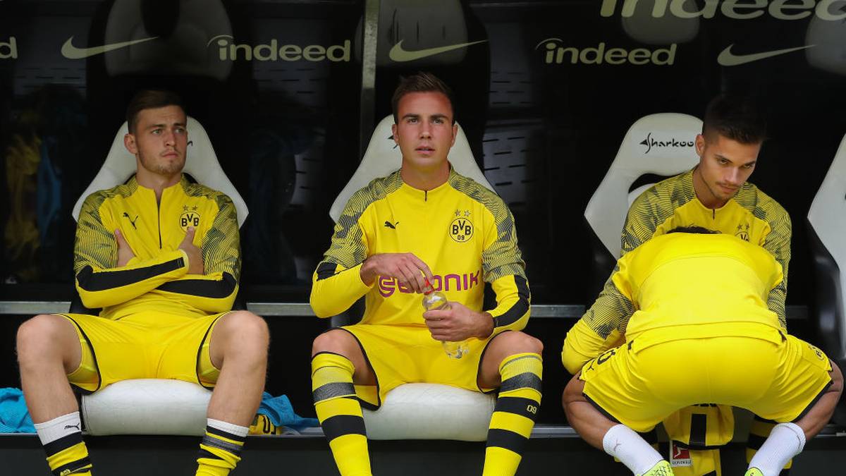 Der größte Vorteil für die Schwarz-Gelben könnte sich jedoch erst im späteren Spielverlauf bemerkbar machen: Während Inters Bank im Vergleich zur Startelf deutlich abfällt, hat Favre in jedem Fall noch hochkarätige Alternativen zum Nachlegen - unabhängig davon, wen er letztlich von Beginn an auf den Rasen schickt