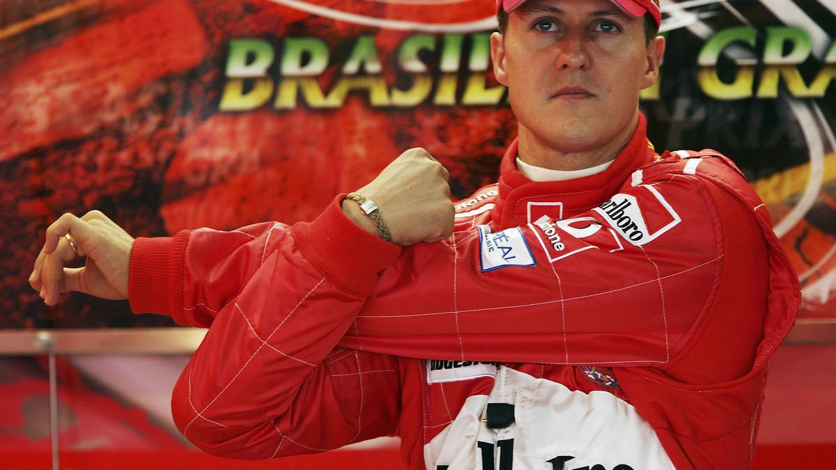 WM-PUNKTE (nach aktuellem Punktesystem) - SCHUMACHER: Da es zu Schumacher-Zeiten nur zehn Punkte für einen Sieg gab, muss man aus Vergleichsgründen die Punktewertung anpassen. Geht man nach der heutigen Punkteregel, hätte er dann nämlich 3.890 WM-Punkte in seiner Karriere eingefahren - lange Zeit klarer Bestwert