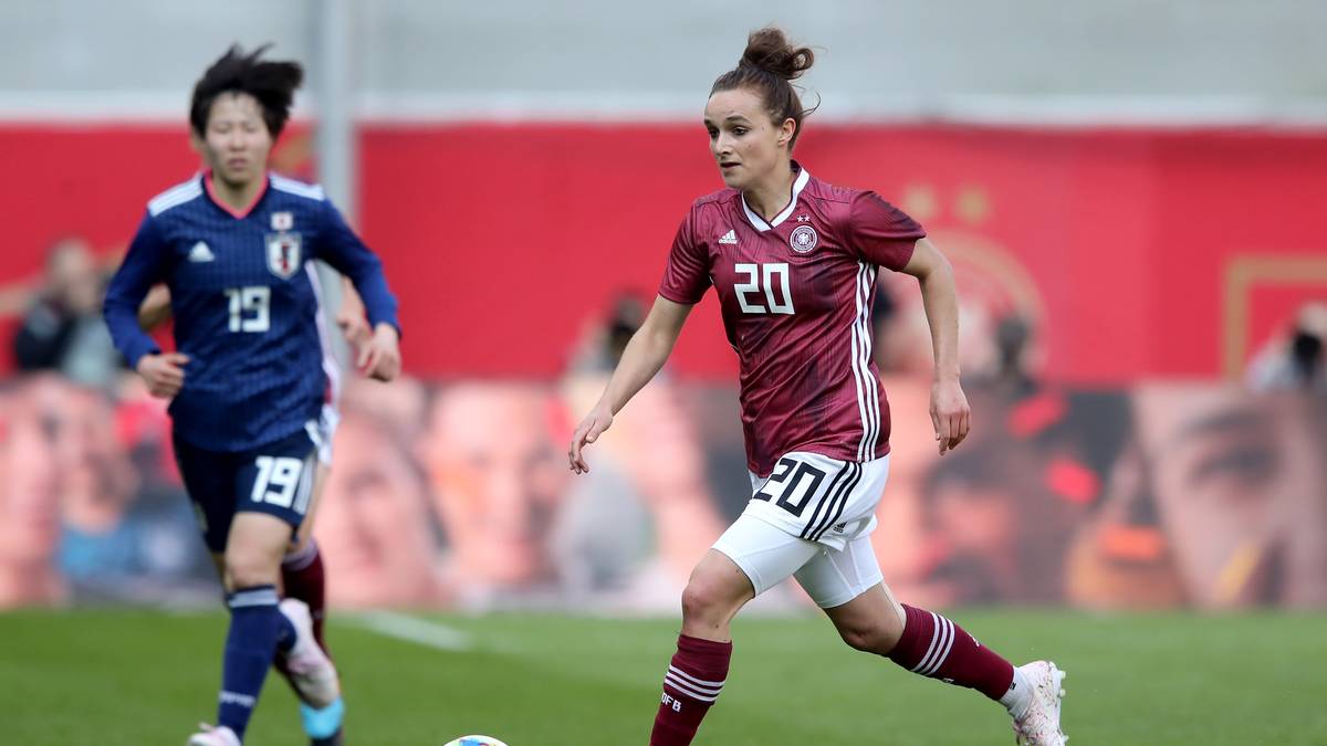 LINA MAGULL: Magull wechselte vor der Saison vom SC Freiburg zum FC Bayern München und traf für die Münchner sieben Mal in 17 Bundesliga-Spielen. Für die Frauen-Nationalmannschaft kommt sie in 30 Spielen ebenfalls auf sieben Tore