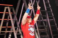 WWE-Megastar John Cena macht bei Money in the Bank sein nahendes Karriere-Ende offiziell: 2025 werde er zum letzten Mal in den Ring steigen.