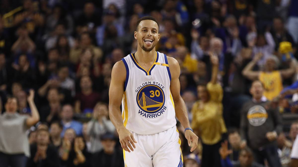 Stephen Curry ist der gefährlichste Dreierschütze der NBA, das zeigt nicht nur seine neuerliche Rekord-Performance mit 13 versenkten Dreiern in einem einzigen Spiel