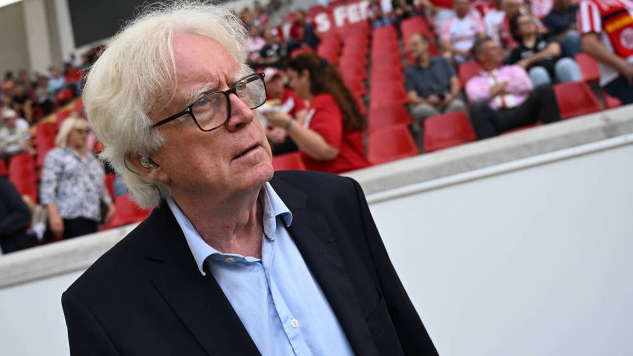 Winfried Schäfer bei einem Besuch bei den Offenbacher Kickers im Sommer