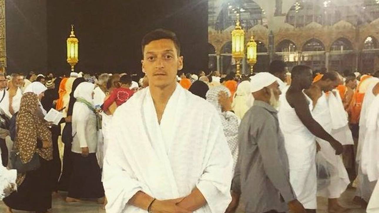 Pilger Özil sorgt für Social-Media-Hype