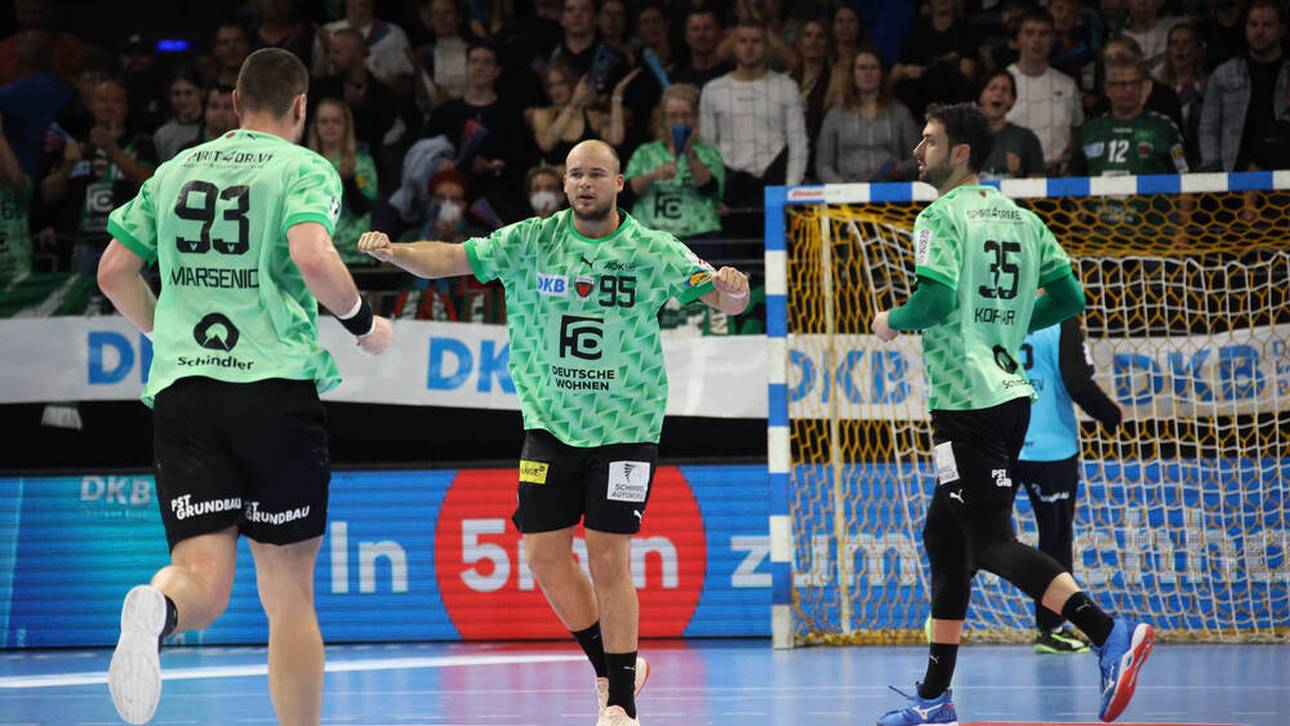 Füchse Berlin festigen Platz eins