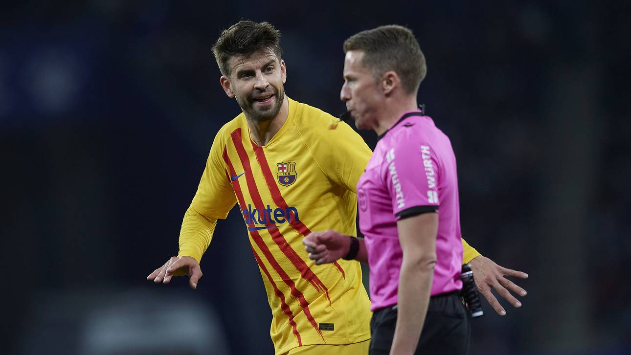 Piqué beleidigt und vom Platz gestellt