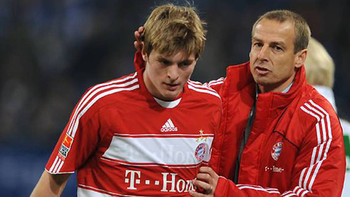 Im zweiten Profijahr unter Jürgen Klinsmann folgt dann aber ein Karriereknick für das Top-Talent: Er spielt nur am ersten Spieltag durch...