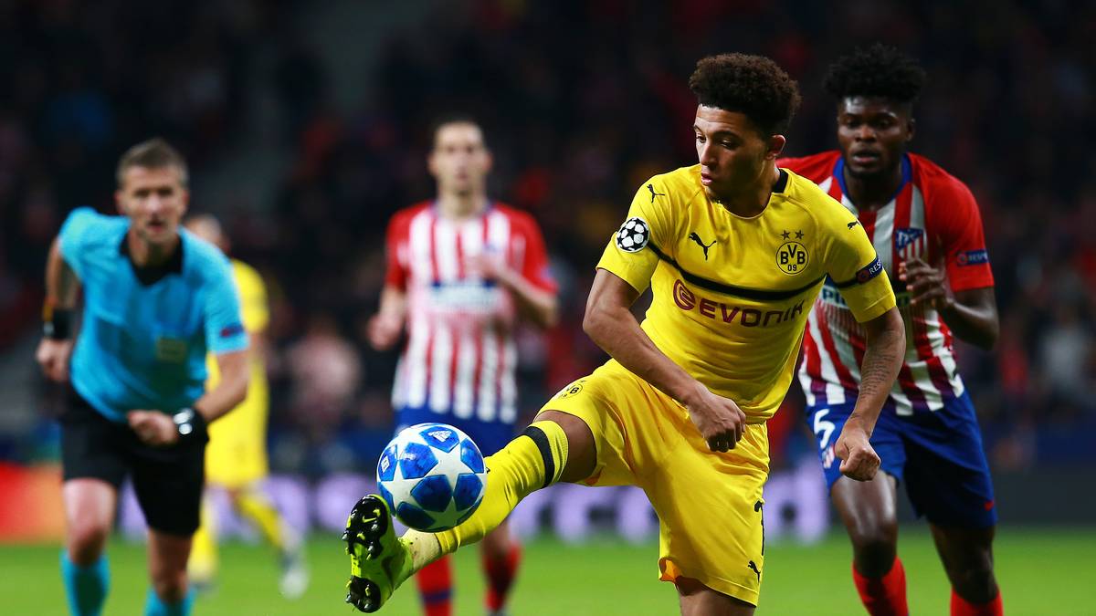 JADON SANCHO (bis 79.): Fiel erstmals so richtig auf, als er sich vom ausgebufften Juanfran in einem Laufduell eine Gelbe Karte anhängen ließ. Nach vorne oft zu verspielt, half aber ordentlich nach hinten aus. Machte in der Schlussphase Platz für Bruun Larsen - SPORT1-Note: 4,5