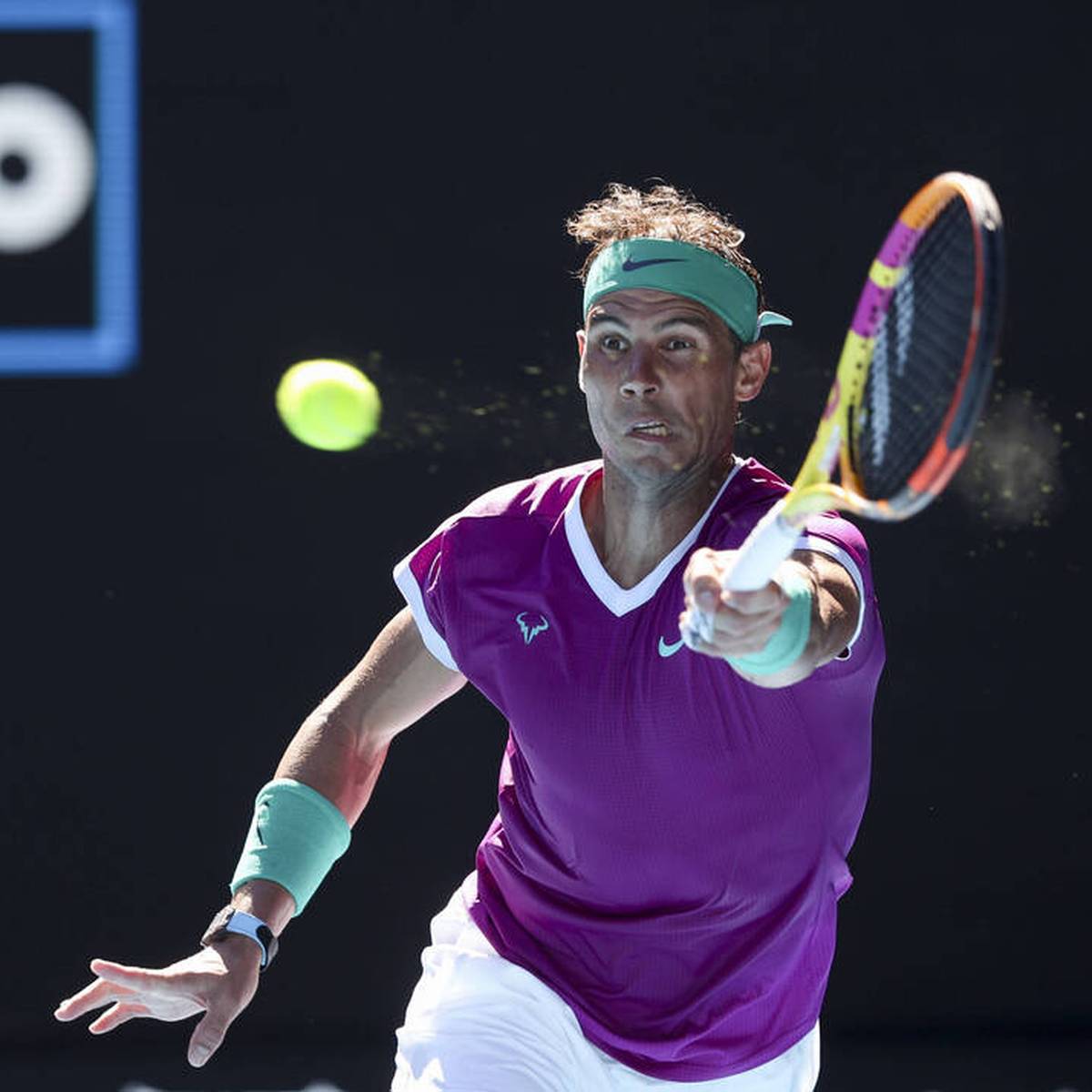 Ein Sieg fehlt noch, dann kann Rafael Nadal um einen historischen Titel-Triumph spielen. Zuvor muss er sich mit einem Italiener messen, auch das zweite Halbfinale der Australian Open verspricht Spannung. 