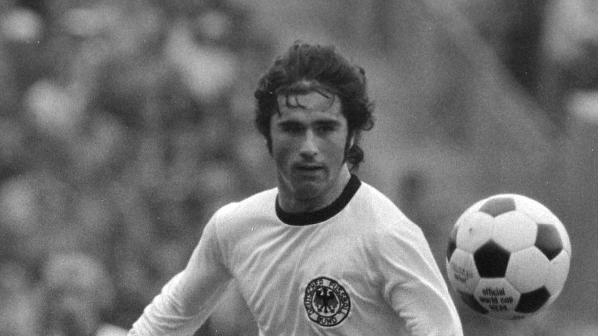 PLATZ 3 - GERD MÜLLER (62 Länderspiele/68 Tore): Der "Bomber der Nation" schoss Deutschland 1974 mit seinem Tor zum 2:1 gegen die Niederlande zum WM-Titel, zwei Jahre zuvor wurde er beim EM-Triumph Torschützenkönig des Turniers
