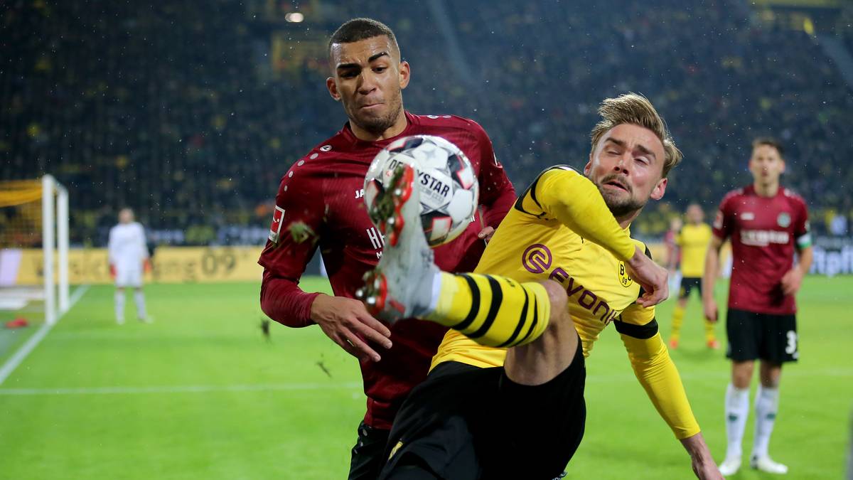 LINKSVERTEIDIGER - MARCEL SCHMELZER: Der 31-Jährige ist über dem Zenit. "Schmelle" kommt in der laufenden Saison nur auf elf Einsätze und kämpft mehr mit Verletzungen als gegen den Gegner. Zudem sind die Schnelligkeits-Defizite nicht zu übersehen, sodass er auf der Außenbahn oft überspielt und übersprintet wird
