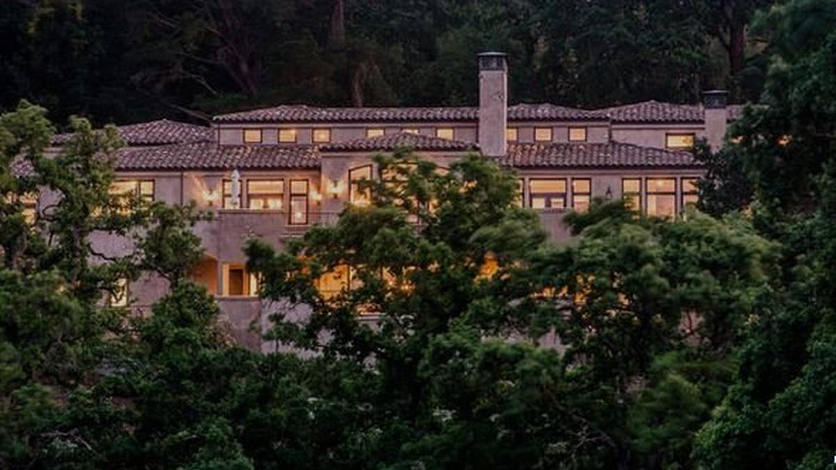 Familie Currys neues Zuhause. Für 3,2 Millionen Dollar hat sich Steph diese Perle im Osten von San Francisco gegönnt... 